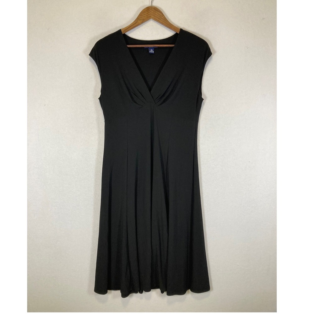 Classic Chic Chaps Women‎ Large Black V-Neck Pleated A-Line Sleeveless Dress